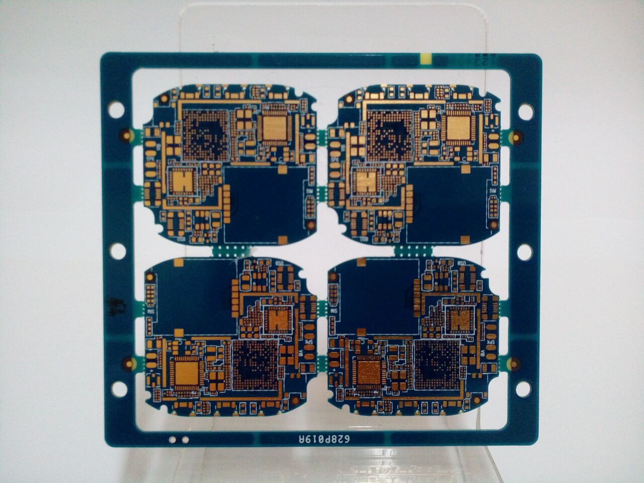 6 layer hole FR - 4 black oil gold plate with BGA